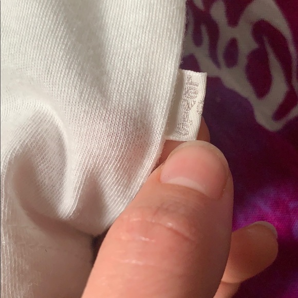 🥰 2/$25 Levi’s patriotic tee - Picture 3 of 3